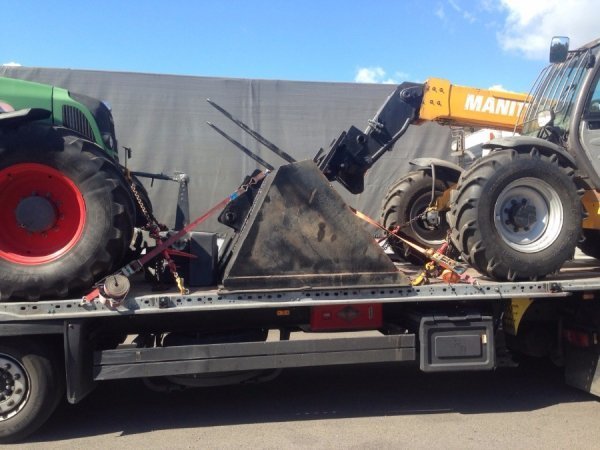 Громадянин Польщі через «Ягодин» намагався перевезти хімічні препарати. ФОТО. ВІДЕО
