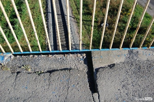 Луцькі «мости на мільйон» сипляться. ФОТО