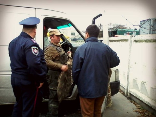 Луцькі волонтери передали камуфляжні форми Нацгвардії