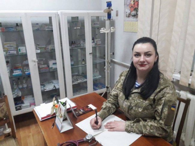 Волинська медсестра: Навіть під обстрілами знаходиться час для свята