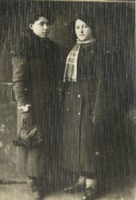 Ковзани, санчата та зимові стильні волинянки 1920-х років. ФОТО