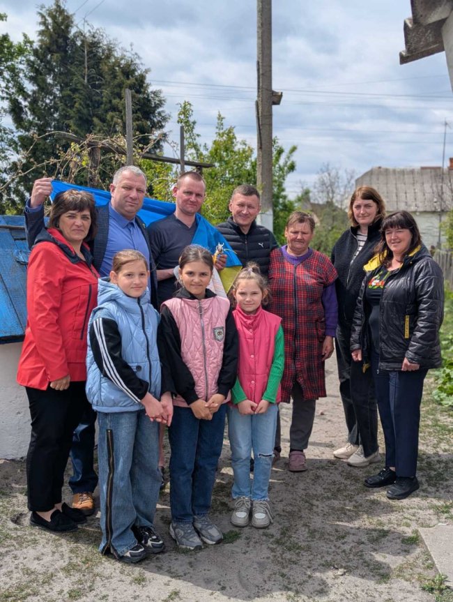 На Волині зустріли звільненого з полону воїна. ВІДЕО