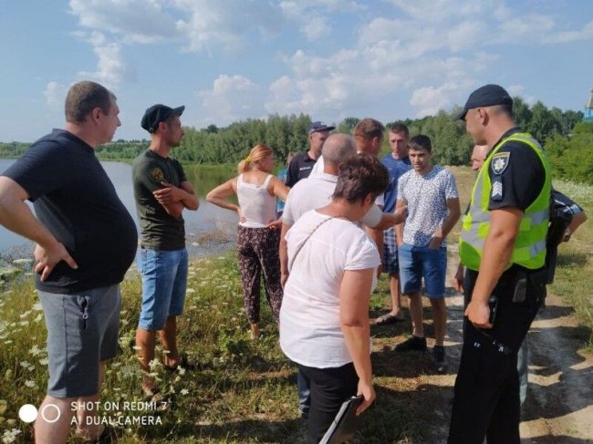 На Горохівщині – скандал: більше сотні селян прийшли на мітинг проти орендаря ставка. ФОТО. ВІДЕО