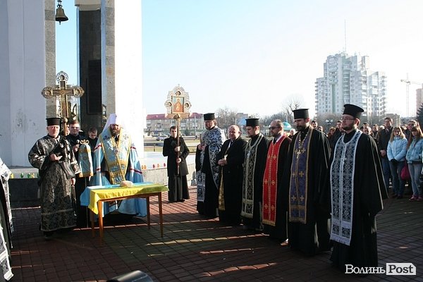 У Луцьку християни різних конфесій молилися за загиблими. ФОТО