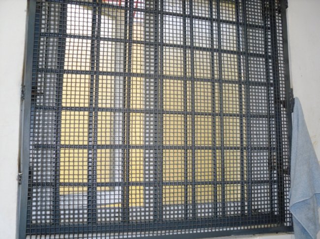 Без побачень і свіжого повітря: які порушення знайшли у нещодавно відкритому на Волині ізоляторі