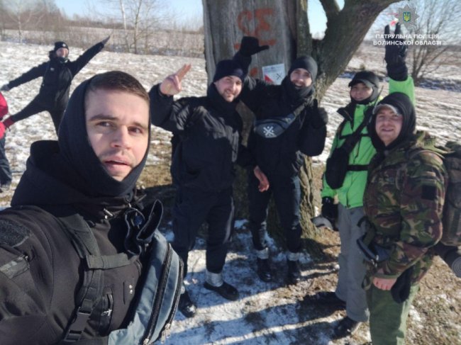 За 15 годин пройшли 57 кілометрів: волинські патрульні взяли участь у екстремальних змаганнях. ФОТО