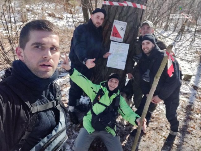 За 15 годин пройшли 57 кілометрів: волинські патрульні взяли участь у екстремальних змаганнях. ФОТО