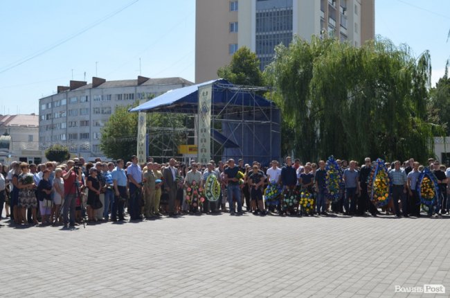 Як у Луцьку прощалися з Героєм Андрієм Єлістратовим. ФОТО