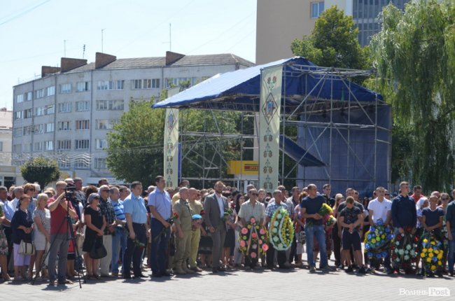 Як у Луцьку прощалися з Героєм Андрієм Єлістратовим. ФОТО