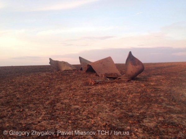 Від вибуху газопроводу земля поблизу перетворилася на скло. ФОТО. ВІДЕО
