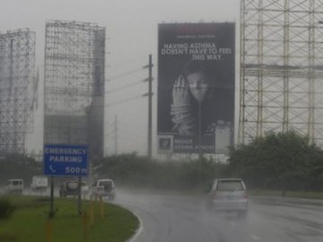 На Філіппінах пройшовся потужний тайфун Коппу