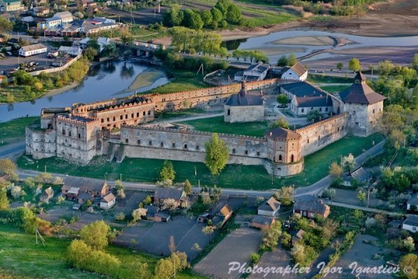 Невідома Україна на фото Ігора Ігнатьєва. Політ на мотопараплані. ФОТО