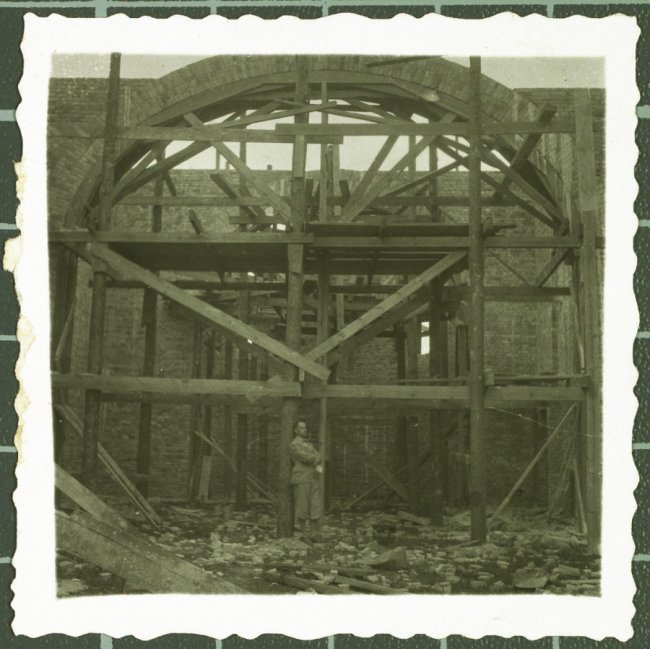 Показали унікальні світлини спорудження костелу на Волині. ФОТО