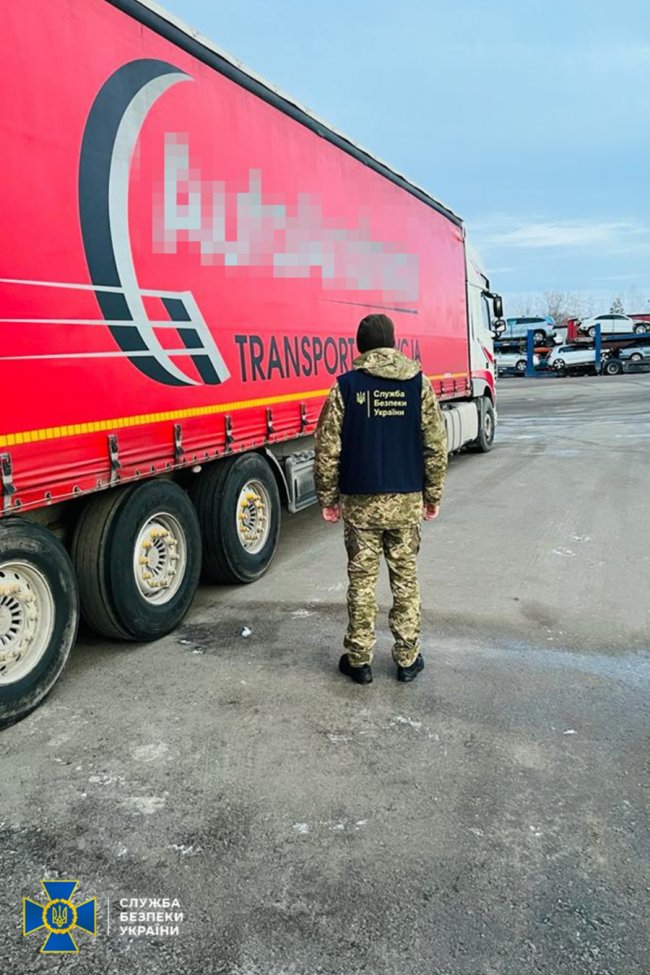 СБУ та ДБР проводять спільні обшуки на Волинській та ще семи митницях