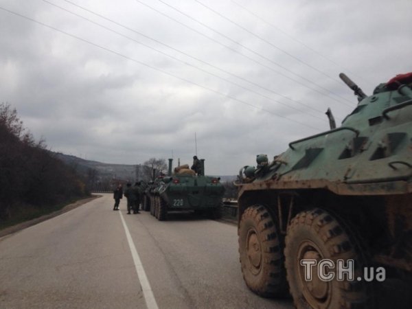 В Сімферополь прямує ешелон російських БТР. ФОТО. ВІДЕО