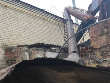 В селі на Волині вітер звалив димар шкільної котельні. ФОТО