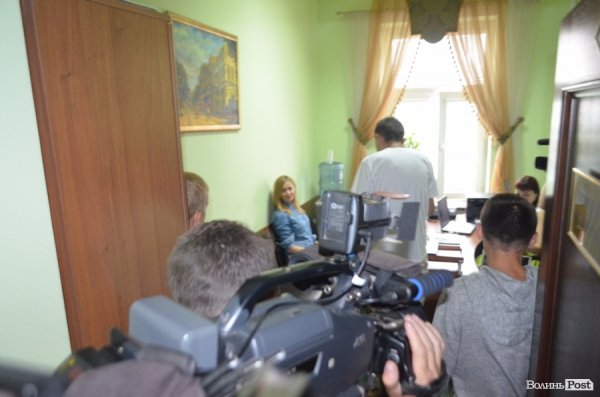 Лучанин помився в міській раді на очах у депутатів. ФОТО. ВІДЕО