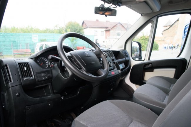 Гуманітарна місія «На щиті» отримала спецавтомобіль від Луцької міської ради