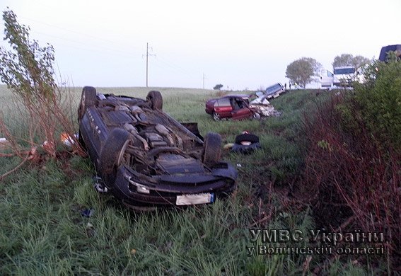  У страшній ДТП на Волині загинуло 2 жінки та 2 чоловіка. ОНОВЛЕНО. ФОТО
