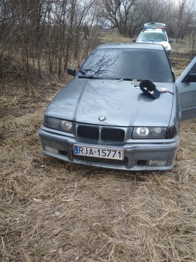 У Дніпропетровській області водій «євробляхи» кинув гранату у поліцейських. ФОТО
