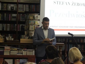 Польські консули у Луцьку стали декламаторами. ФОТО