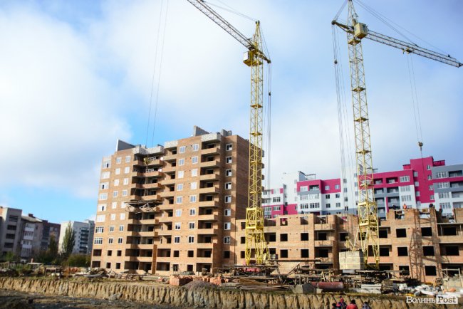 У Луцьку продовжує «рости» яскравий ЖК «Caramel Residence». ФОТО*