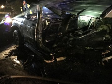 На Рівненщині посеред траси  згоріла автівка