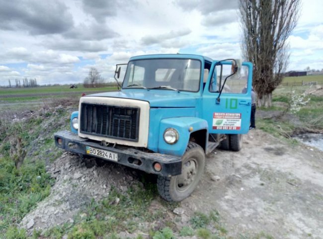 У селі під Луцьком спіймали чоловіка, який зливав нечистоти в очисні споруди. ФОТО