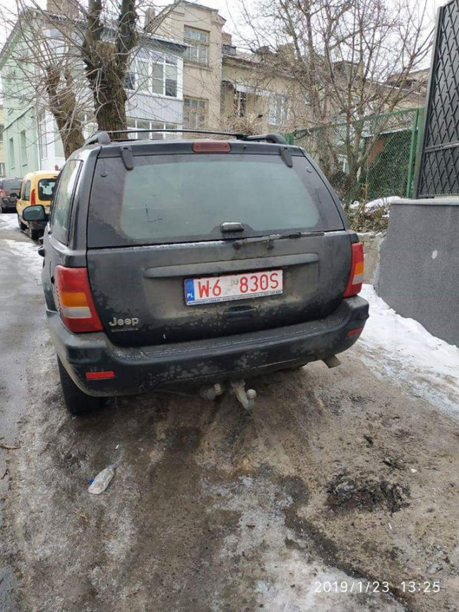 У Луцьку муніципали карали автохамів. ФОТО