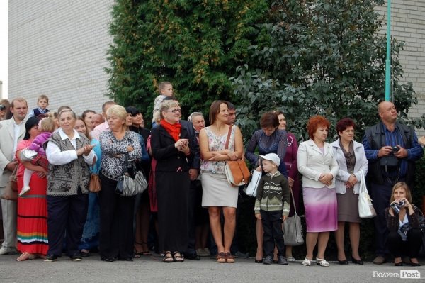 Луцькі депутати Яручик і Ткачук вітали першачків із Днем знань. ФОТО*