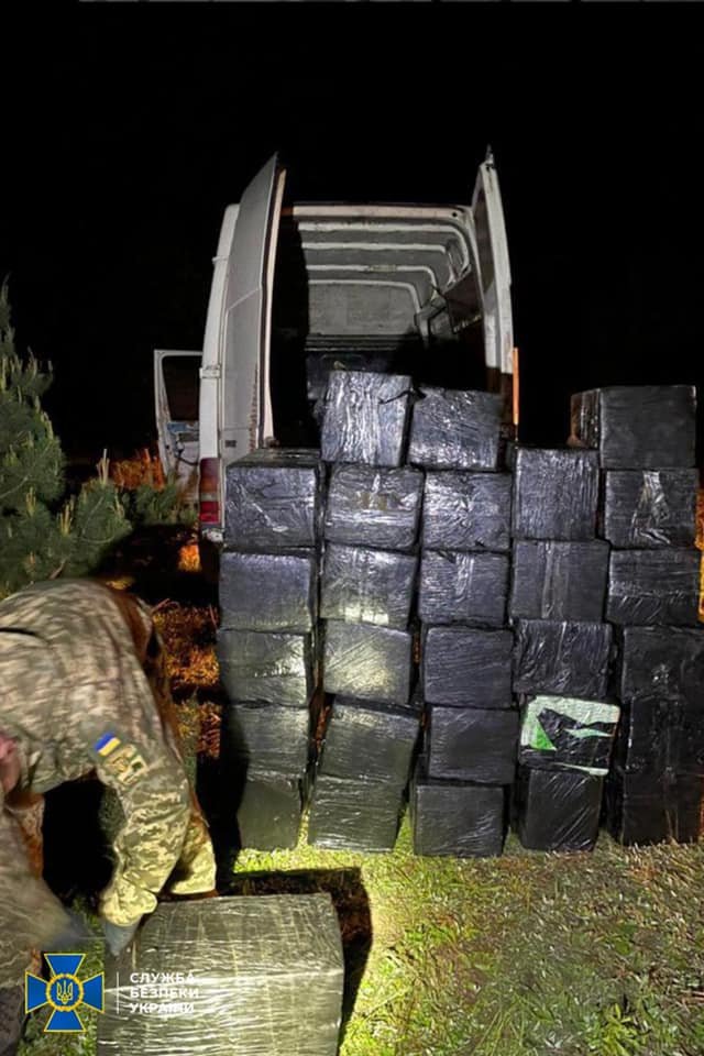 Через Волинь контрабандисти щодня переправляли цигарки гелікоптером. ФОТО