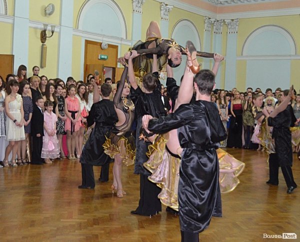 Університетський бал у Луцьку. ФОТО