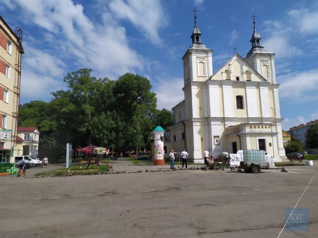 У Володимирі встановлюють нову інсталяцію-«зізнання». ФОТО