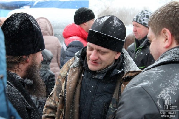 Як під Луцьком козаки і монахи купалися в крижаній воді. ФОТО