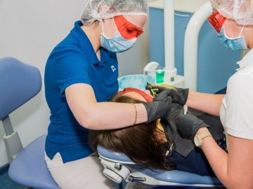 Чому відбілити зуби в домашніх умовах не так просто, як здається*