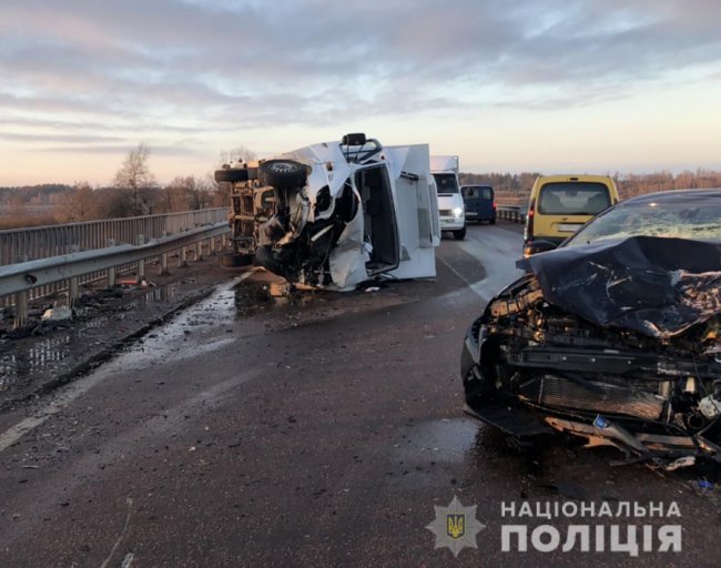 Волинянин став жертвою страшної аварії на Житомирщині. ФОТО