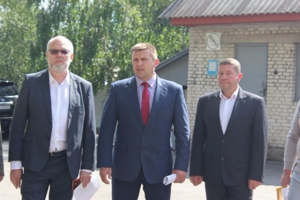 Луцькому шпиталю передали автомобіль для перевезення поранених. ФОТО