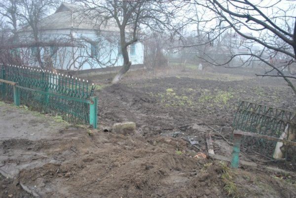 На Вінничині п’яний автоінспектор протаранив паркан, ‒ ЗМІ. ФОТО