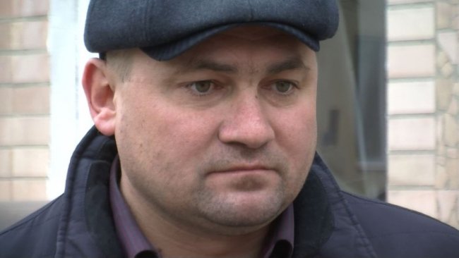 Не ремонтували 15 років: у Луцьку мешканці просять залатати ями на дорозі