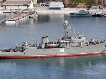 Вибухи у Севастополі: росіяни заявляють про атаку безпілотників та пошкоджений корабель