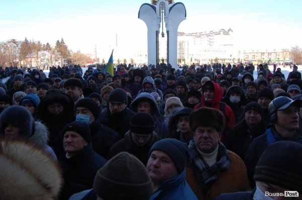 Волинська ОДА: штурм, який не відбувся. ФОТОРЕПОРТАЖ