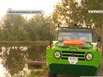 Українець змайстрував машину-крокодила. ВІДЕО