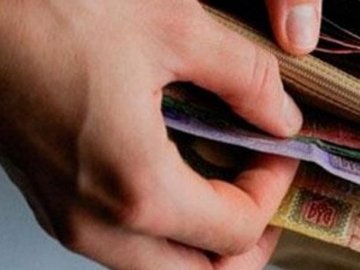 На Волині молодик викрав у дідуся гаманець з грошима