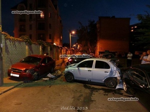 У Києві пʼяна дівчина в аварії розтрощила 5 авто. ФОТО