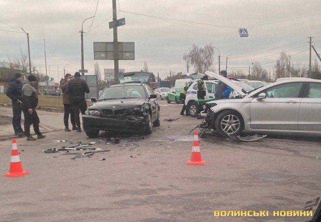 У Луцьку зіткнулися BMW та Ford. ФОТО