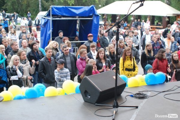 У Луцьку з'їли тисячу порцій вареників. ФОТО
