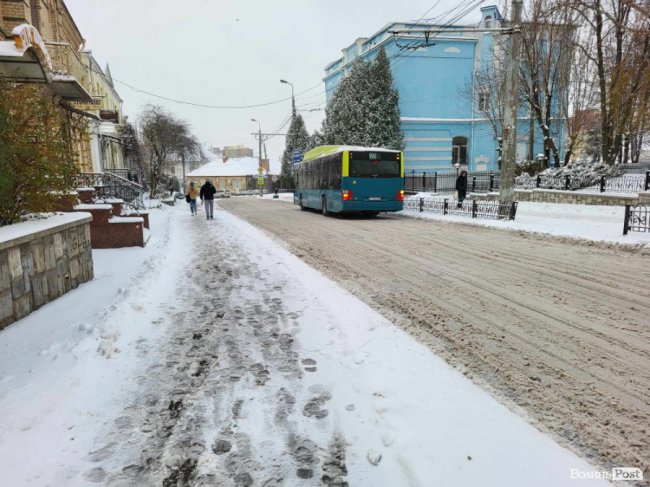 Луцьк замітає снігом. ФОТО