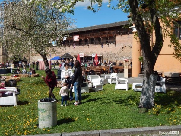 У Луцьку стартував перший фестиваль вуличної їжі «Lutsk Food Fest». ФОТО