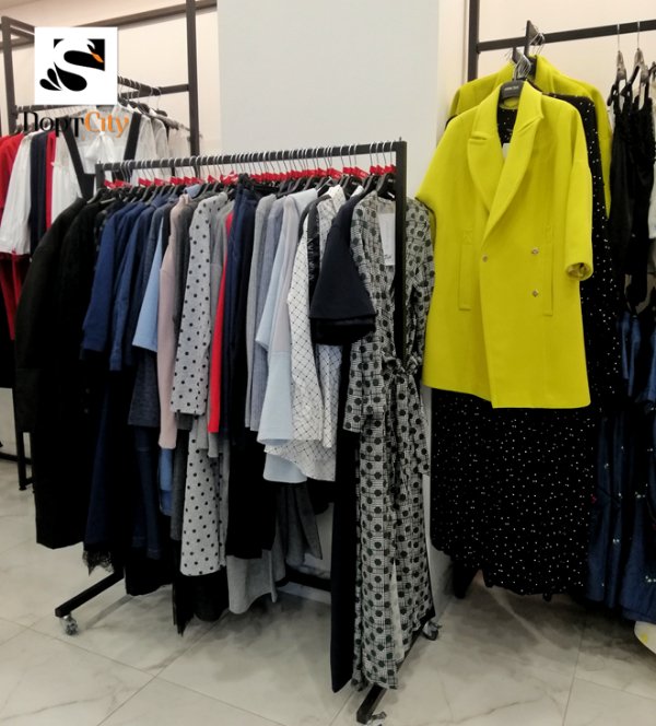 У «ПортCity» відкрили перший в Україні сімейний магазин «ANDRE TAN»*