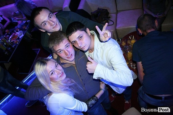 У Луцьку відкрили оновлений клуб «ХХІ століття». ФОТО